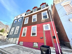 Building Photo - 2212 Calumet St