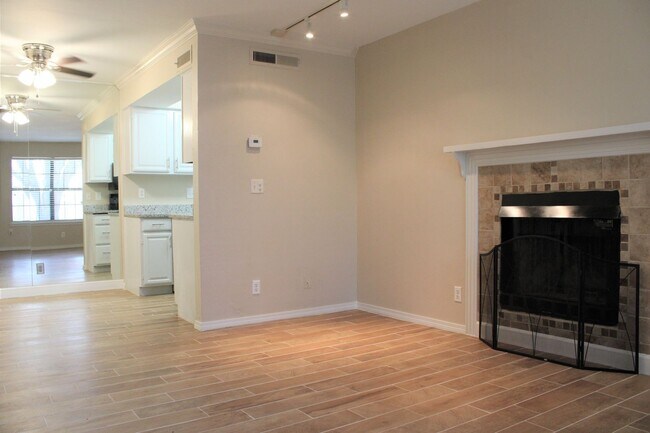 Foto del edificio - 11130 N Stratford Dr