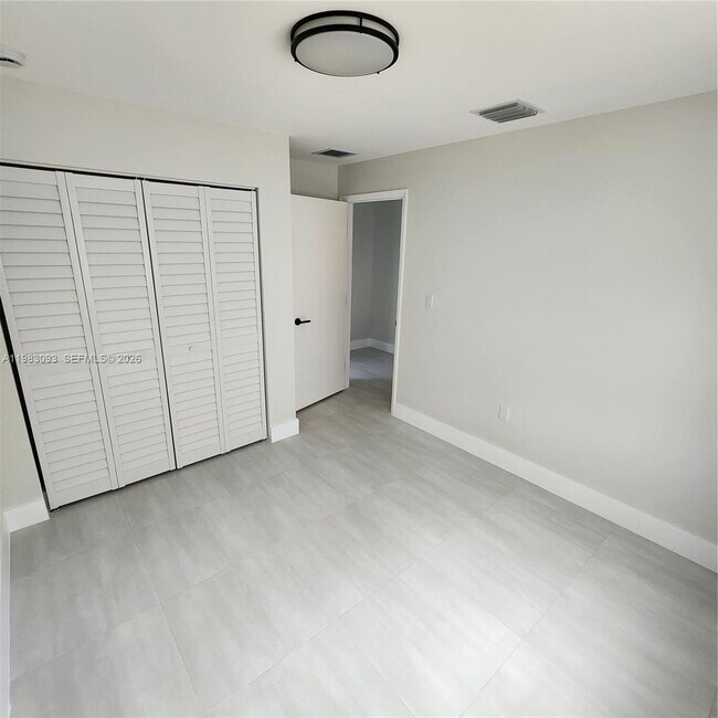 Foto del edificio - 1171 NW 66th St