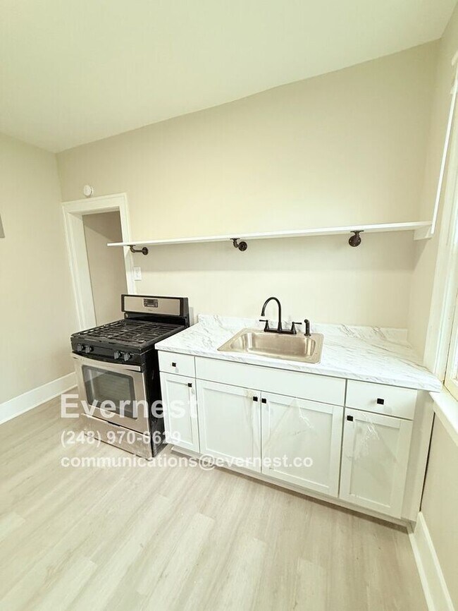 Foto del edificio - 5440 Milford St