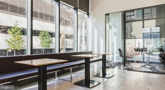 Foto del edificio - 450 N 18th St