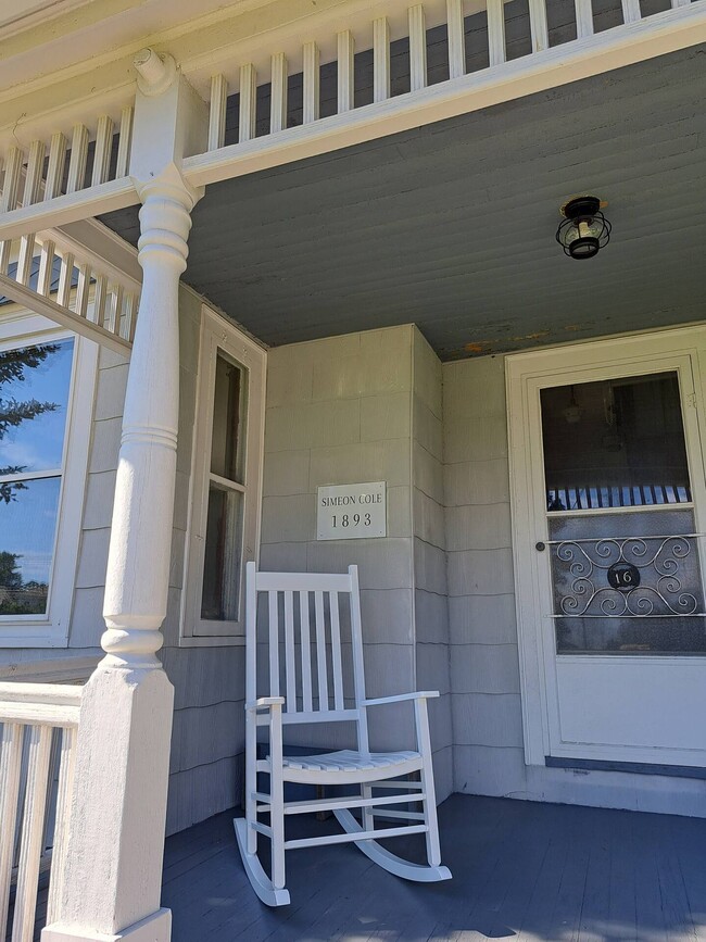 Building Photo - 16 Prospect Hill Rd