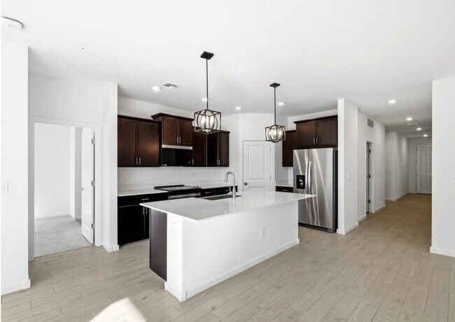 Foto del edificio - 24583 Chambers St