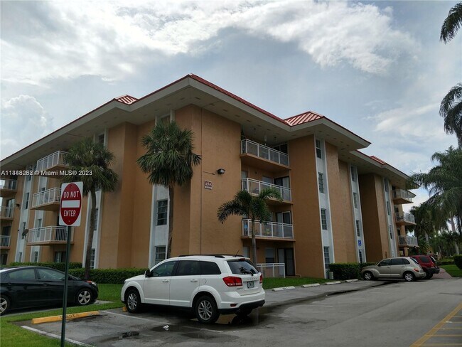 Foto del edificio - 455 S Pine Island Rd