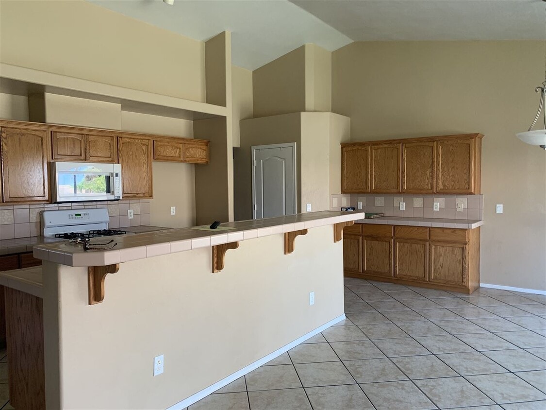 Building Photo - 4848 W 29th Ln