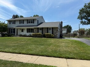 Building Photo - 2412 Manet Rd