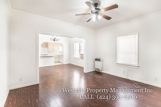 Building Photo - 1437 N Las Palmas Ave