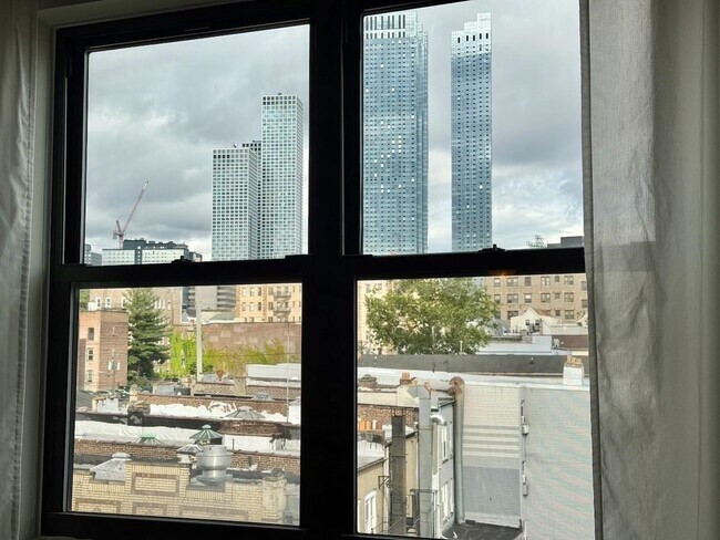 Foto del edificio - 43-49-49 Van Wagenen Ave
