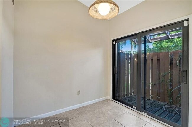Building Photo - 4241 S Pine Island Rd