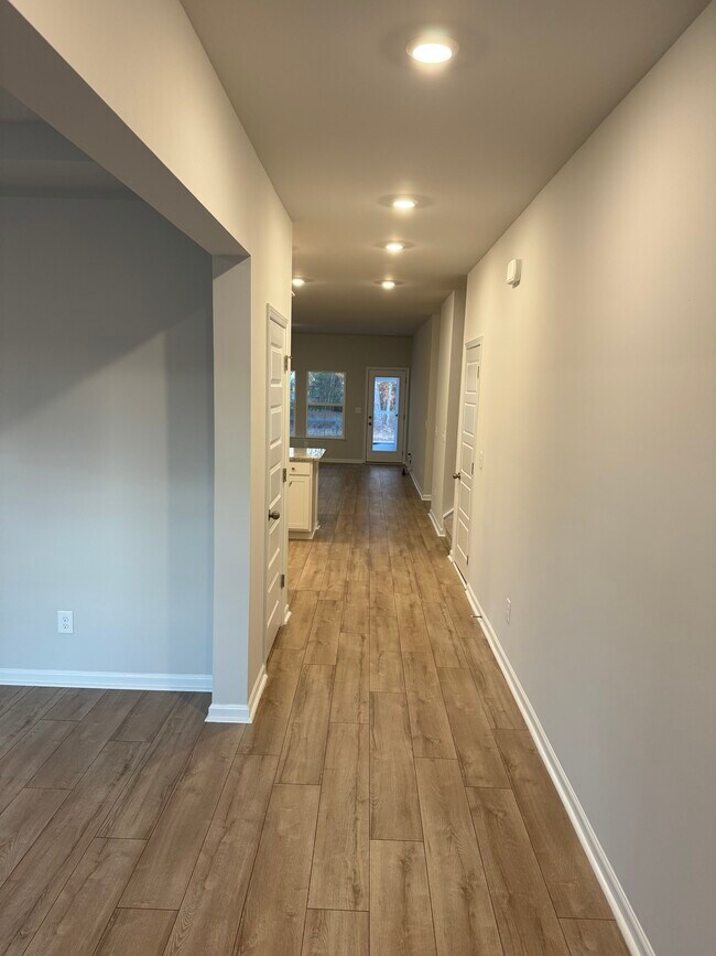 Building Photo - 243 Augusta Green Way