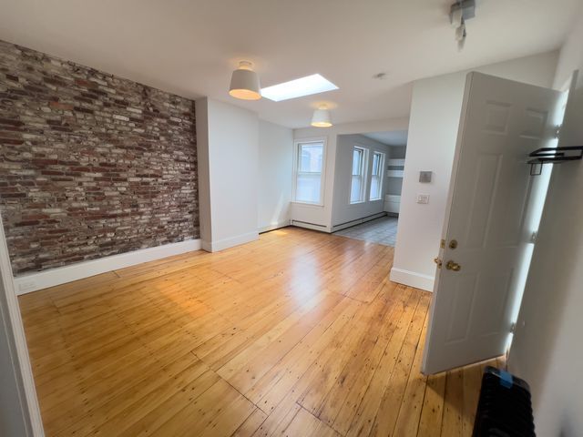 Foto del edificio - 1228 Cambridge St