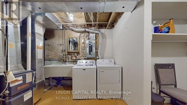 Building Photo - 46 Clover St