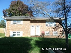 Building Photo - 487 2nd St
