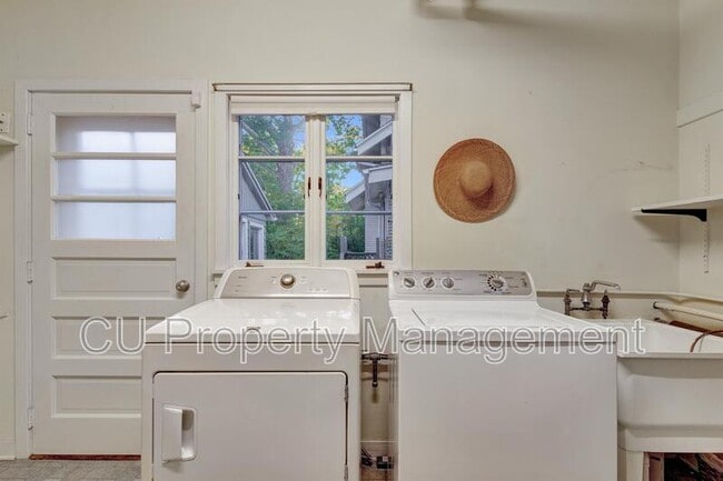 Foto del edificio - 202 W Indiana Ave