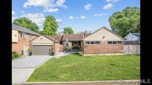 Building Photo - 214-26 24th Ave