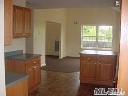 Foto del edificio - 113 Moriches Rd