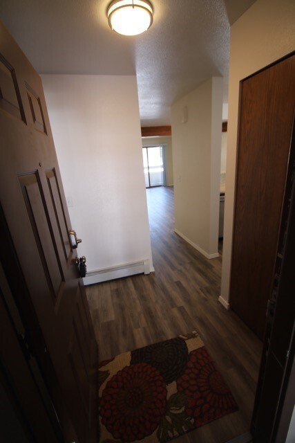 Foto principal - Newly Remodeled Two Bedroom Condo near JBER!