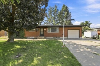 Building Photo - 1454 E 800 N