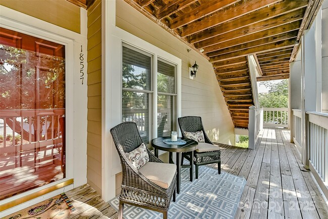 Building Photo - 18557 Vineyard Point Ln