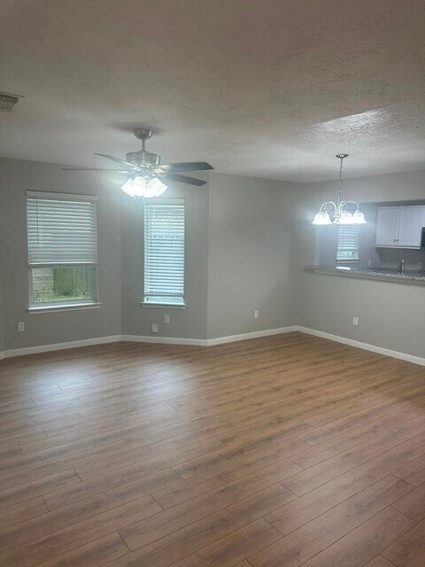 Foto del edificio - 15115 Lance Cir