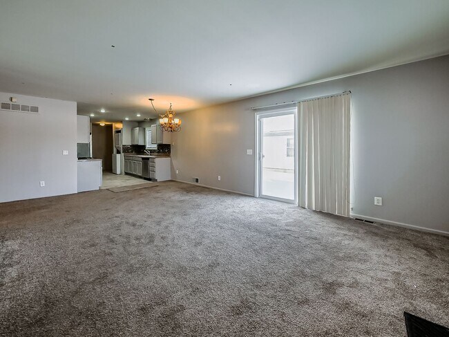 Building Photo - Spacious 3-Bedroom Home in a Great Pontiac Location!