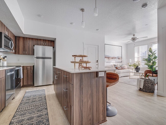 Building Photo - Vida at Daybreak