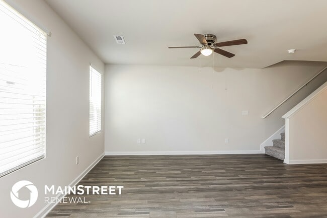Building Photo - 427 Winsley Dr