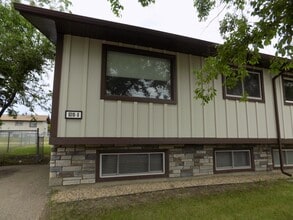 Building Photo - 9310-93108 108 Ave
