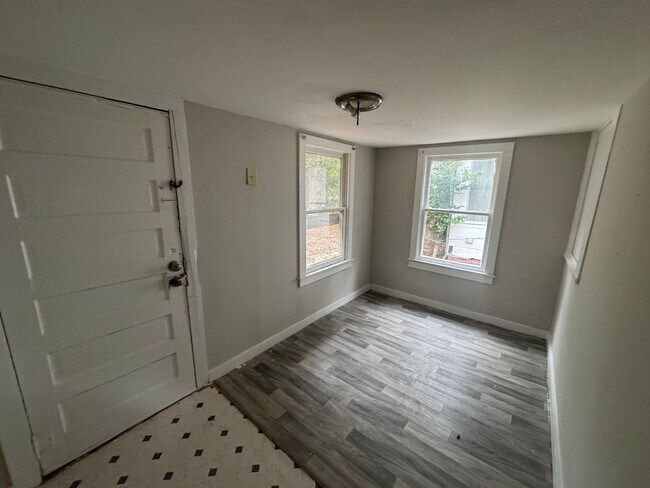 Building Photo - Cozy 1-Bedroom Home with Inviting Living S...