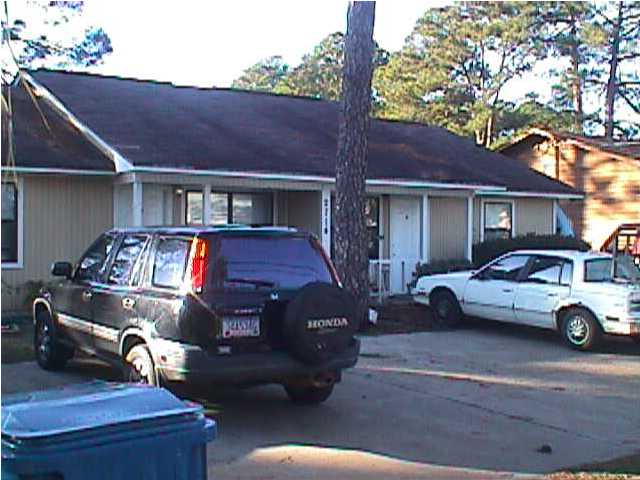 Each unit can park 2-3 deep in front of their door - 2714-2716 Banyan St