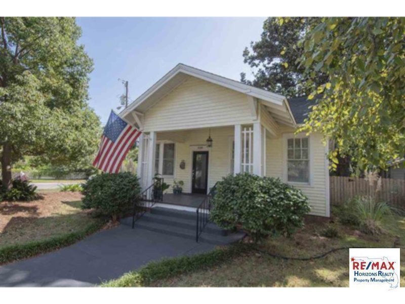 Primary Photo - Incredible East Hill Cottage!