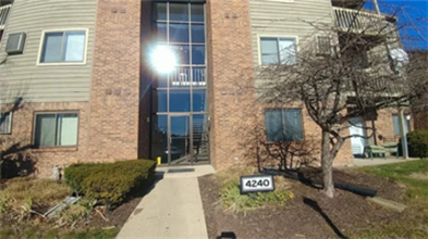 Building Photo - 4240 Village Pkwy Cir E
