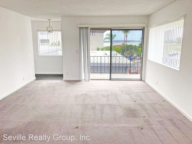 Building Photo - 3990 Crown Point Dr