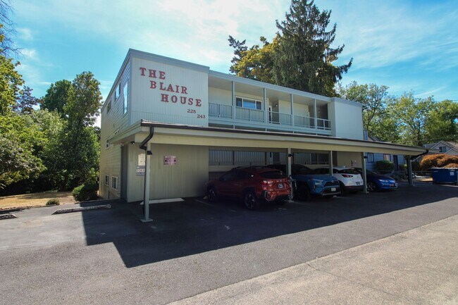 Foto del edificio - 227 24th St SE