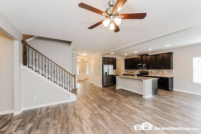 Building Photo - Stunning Traditional In Lithonia