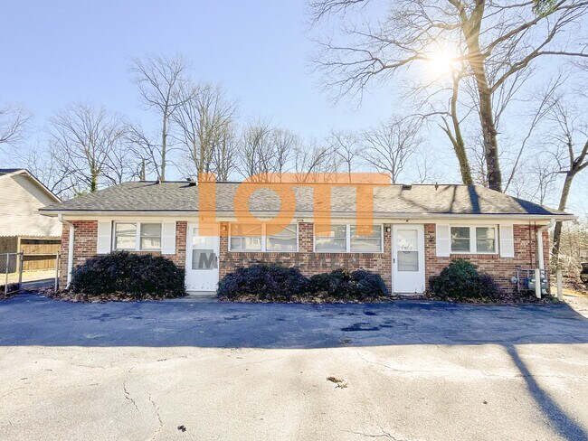 Foto del edificio - 2404 E Lee Rd