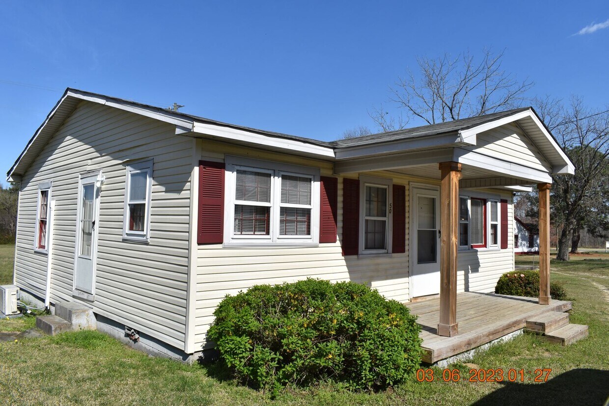 Foto principal - 2 Bed 1 Bathroom Single Family Home For Rent