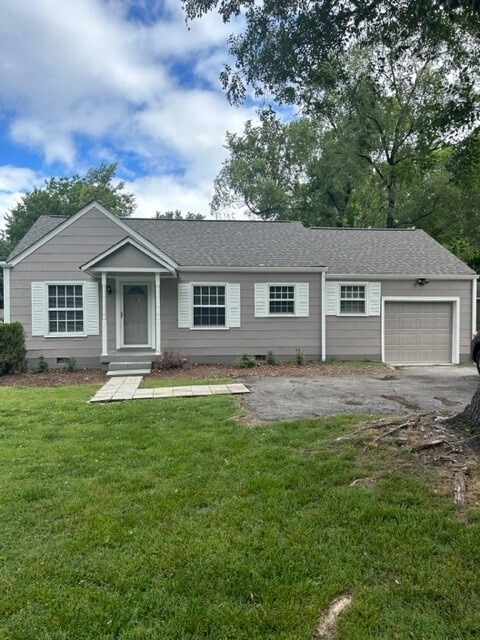 Primary Photo - 1204 Thompson Place
