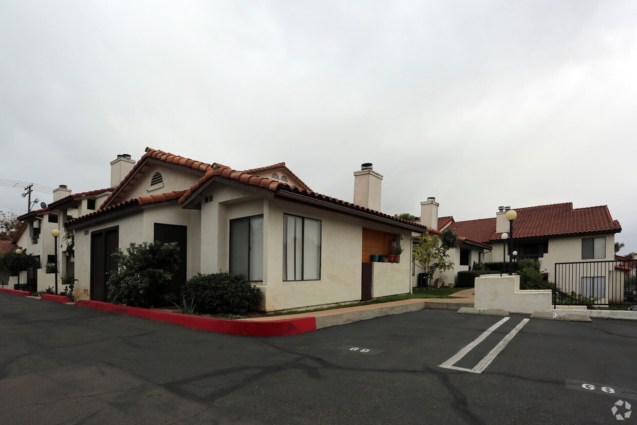 Building Photo - Adobe Hills