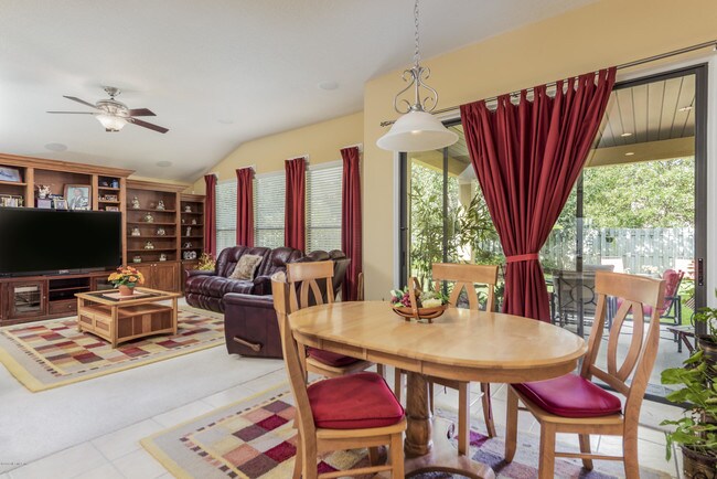 Foto del edificio - 2021 Spring Meadows Ct