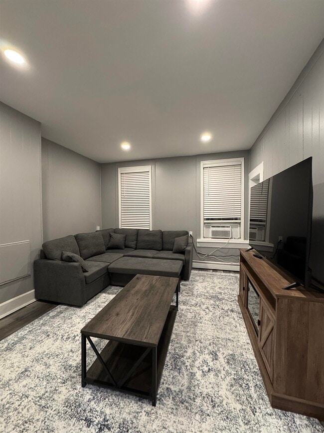 Foto del edificio - 1172 Summit Ave