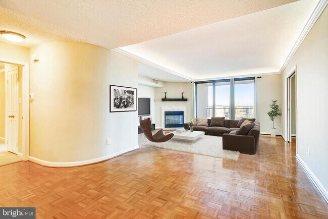 Foto del edificio - 1101 S Arlington Ridge Rd