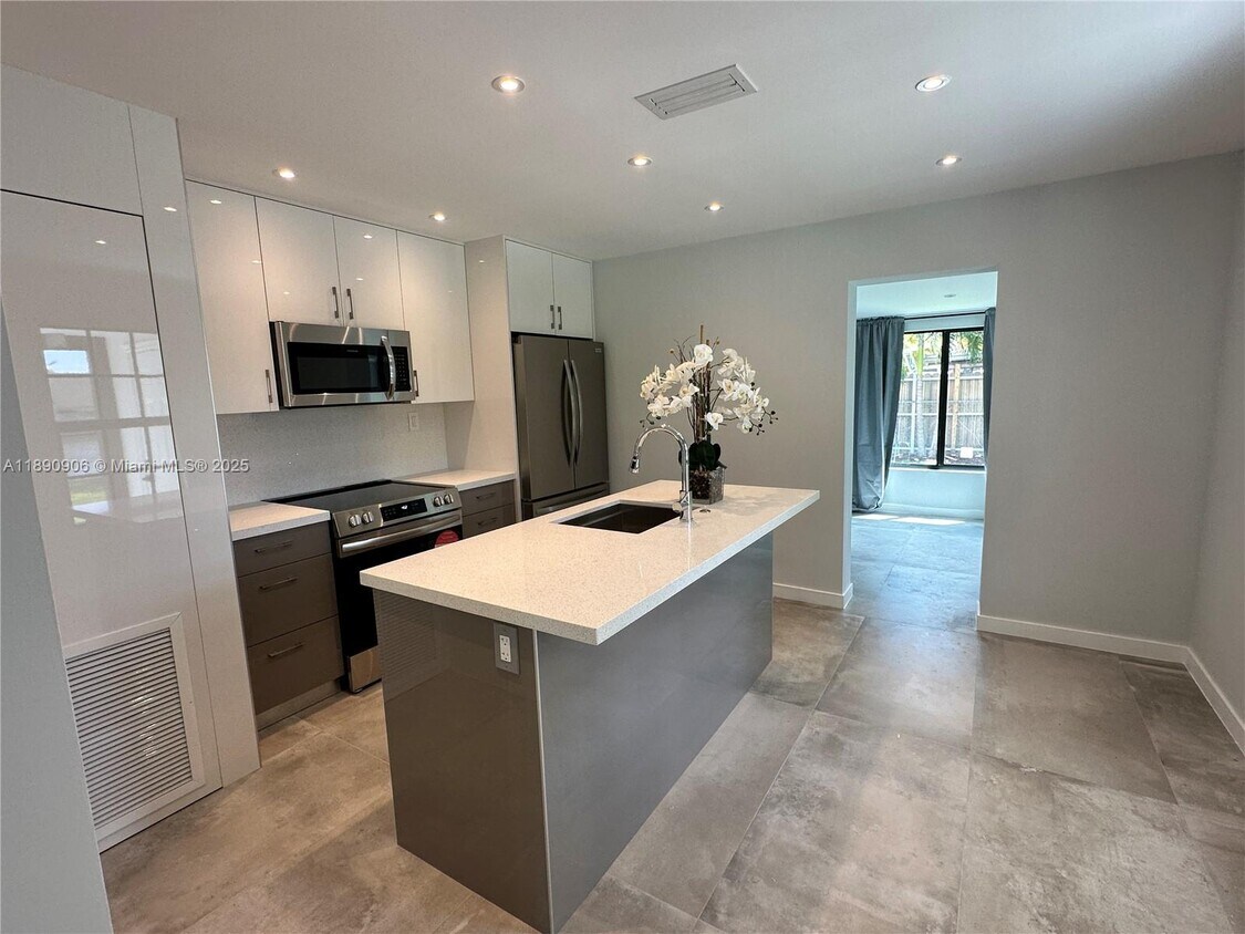 Primary Photo - 1436 SW 76th Ct