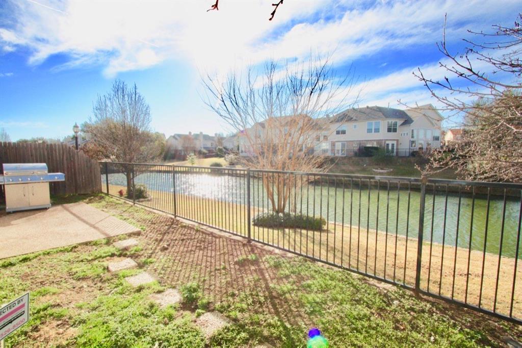 Building Photo - 2512 Champagne Dr