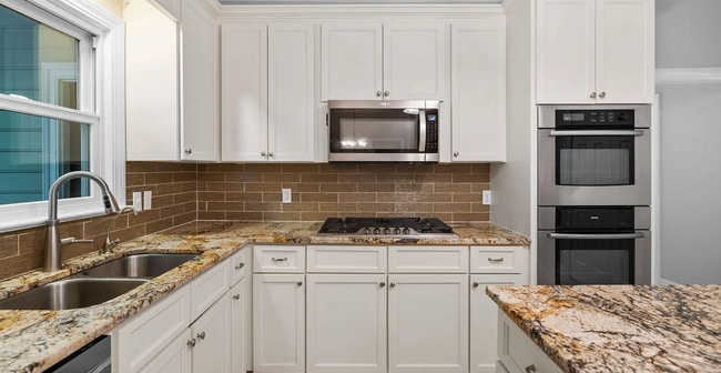 Foto del edificio - 8918 Landing Dr SW