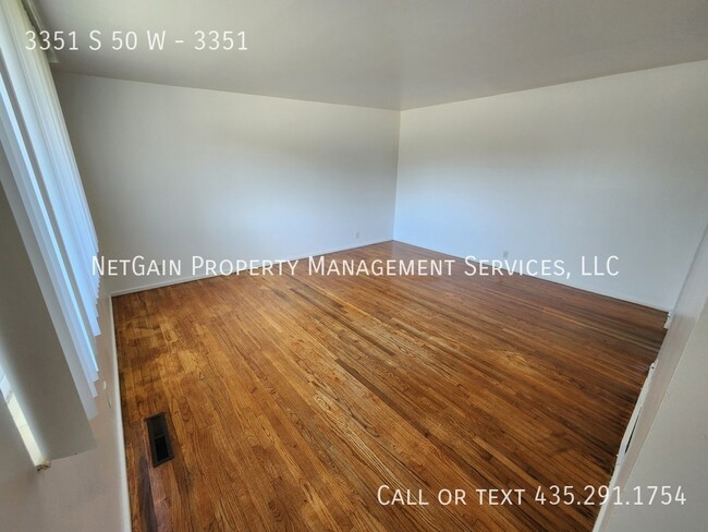 Foto del edificio - 3351 S 50 W