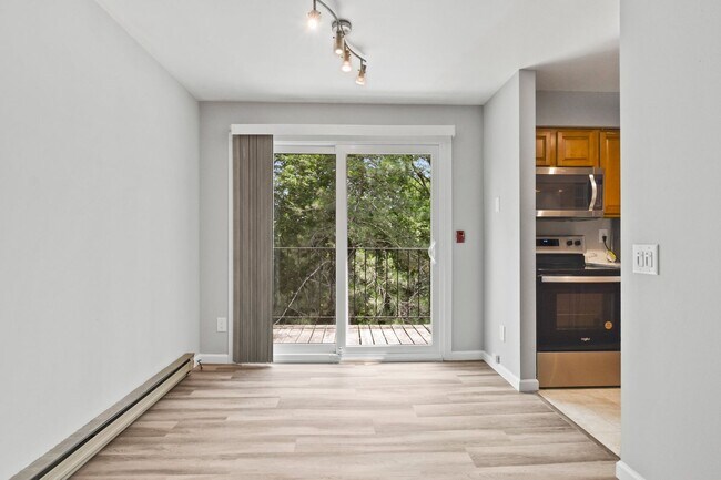 Foto del edificio - 6788 Park Ridge Dr