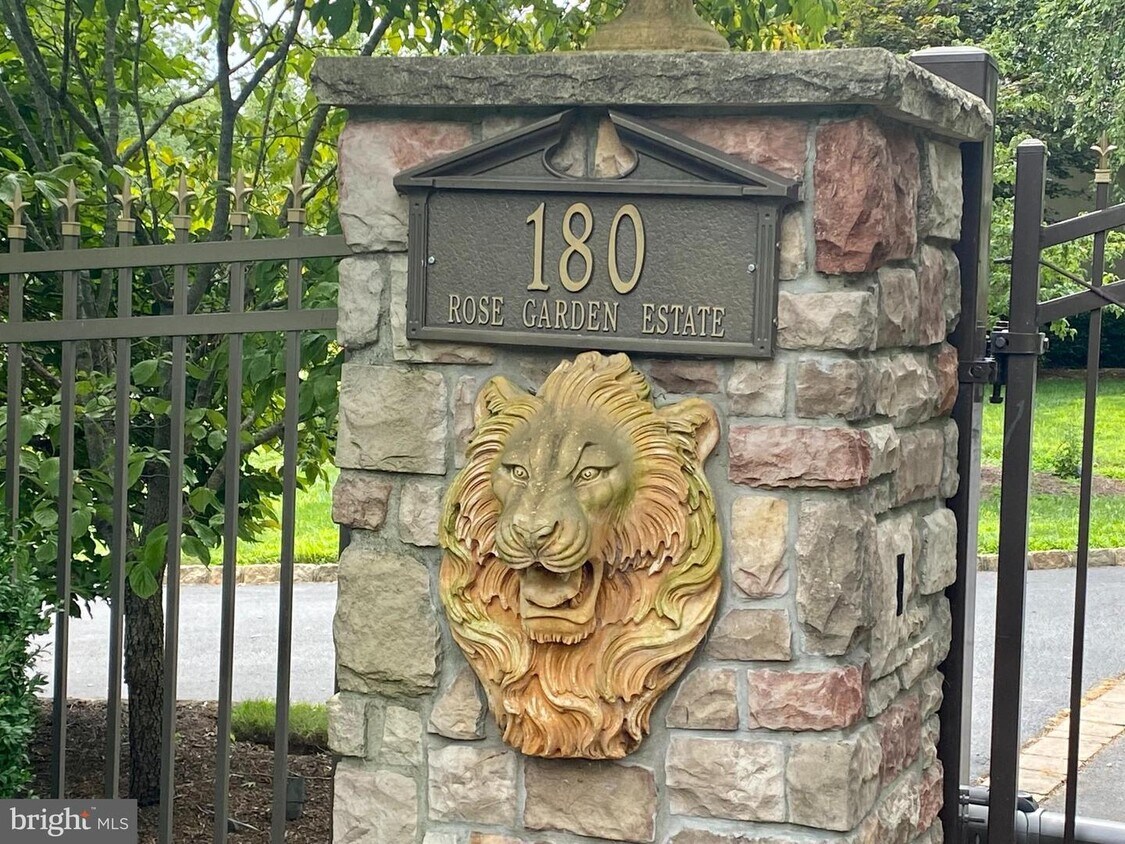 Foto del edificio - 180 Marshalls Corner Woodsville Rd
