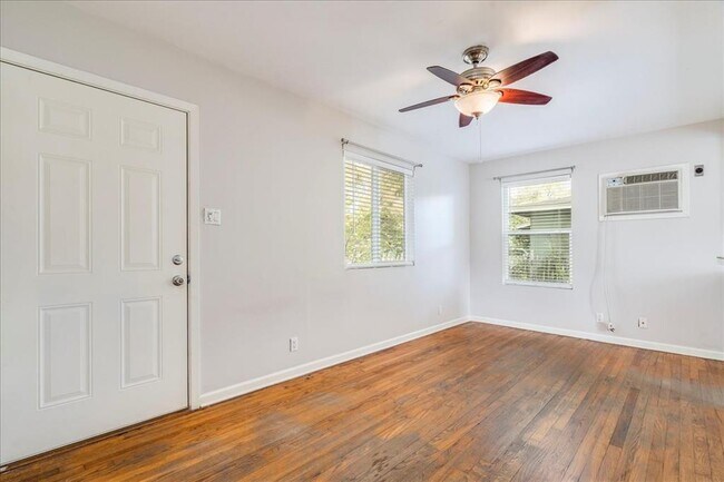 Foto del edificio - 4603 Jinx Ave