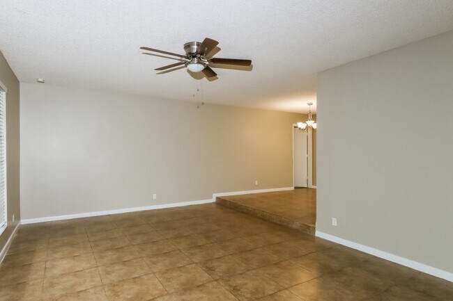 Foto del edificio - 8472 NW 14th St